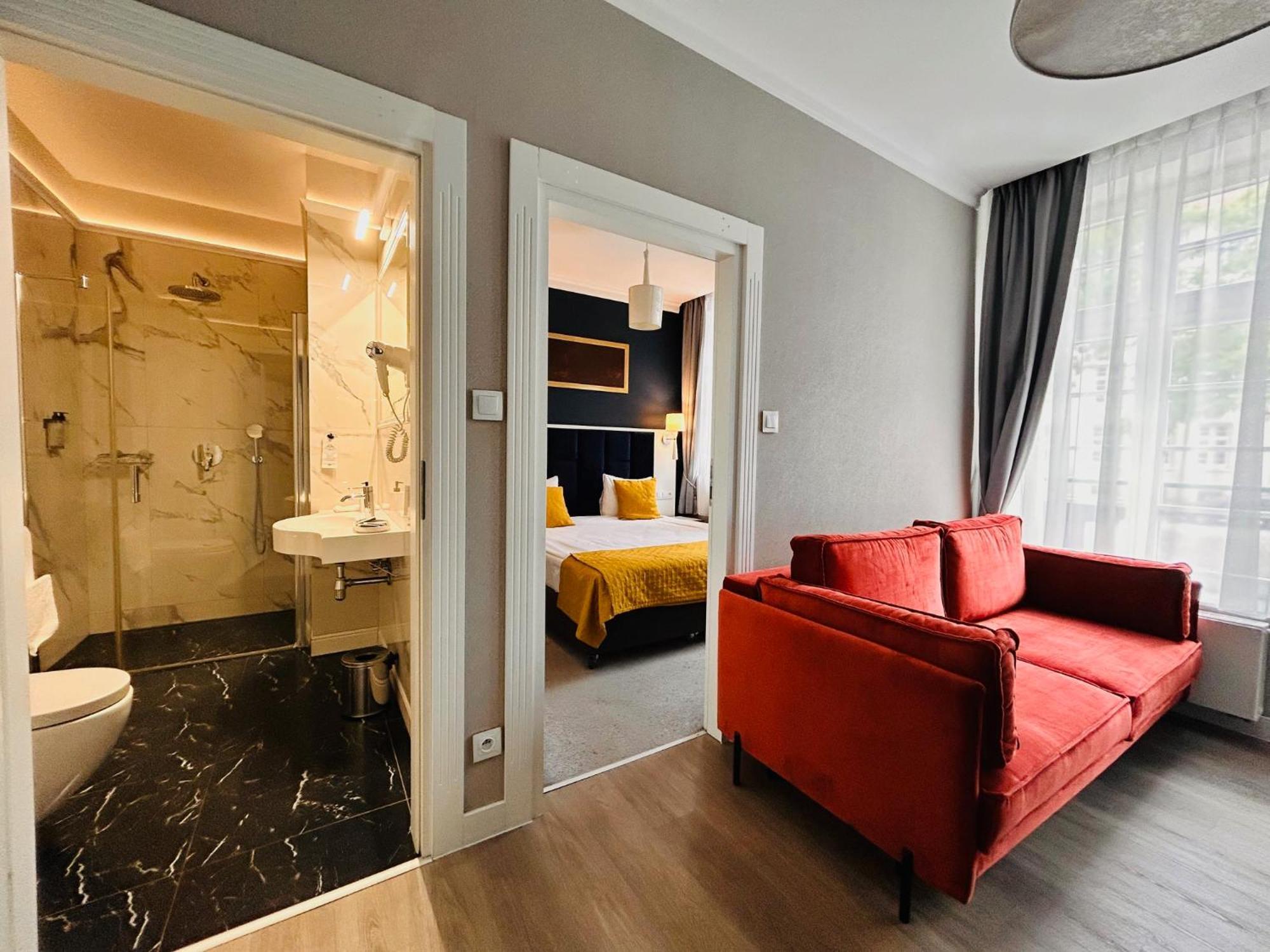 Art Novis Center Hotel 3*